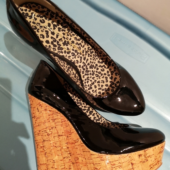 Shoes - Picture 1 of 5